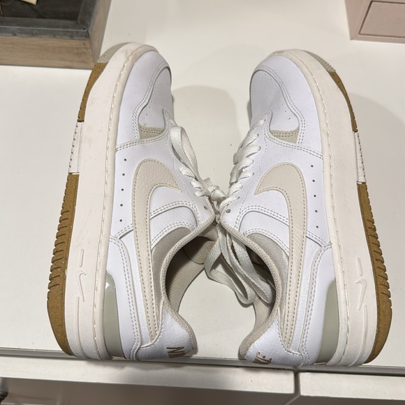 Women’s Nike shoes - Picture 6 of 7